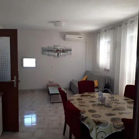 Apartment Brodarica/sibenik Riviera 7176 Razine